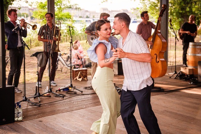 Bal Swing